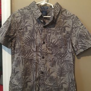 Boys short sleeve button down-size 6/7